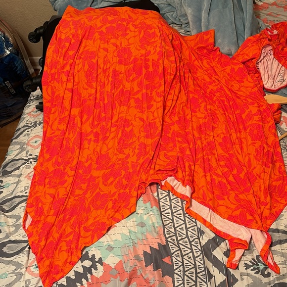 Size 5 Torrid Orange Floral Two Piece Set - Picture 5 of 9
